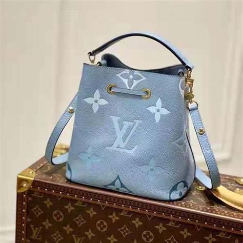 baby blue louis vuitton bag